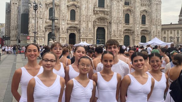 Danzare in Piazza Duomo con Roberto Bolle: un’esperienza indimenticabile a Milano